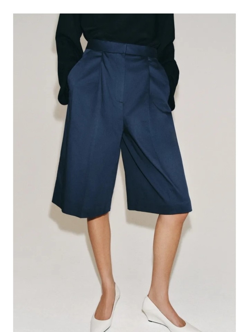 Zara Zw Collection Pleated Navy Wide-Leg Bermuda  Shorts Sz-L